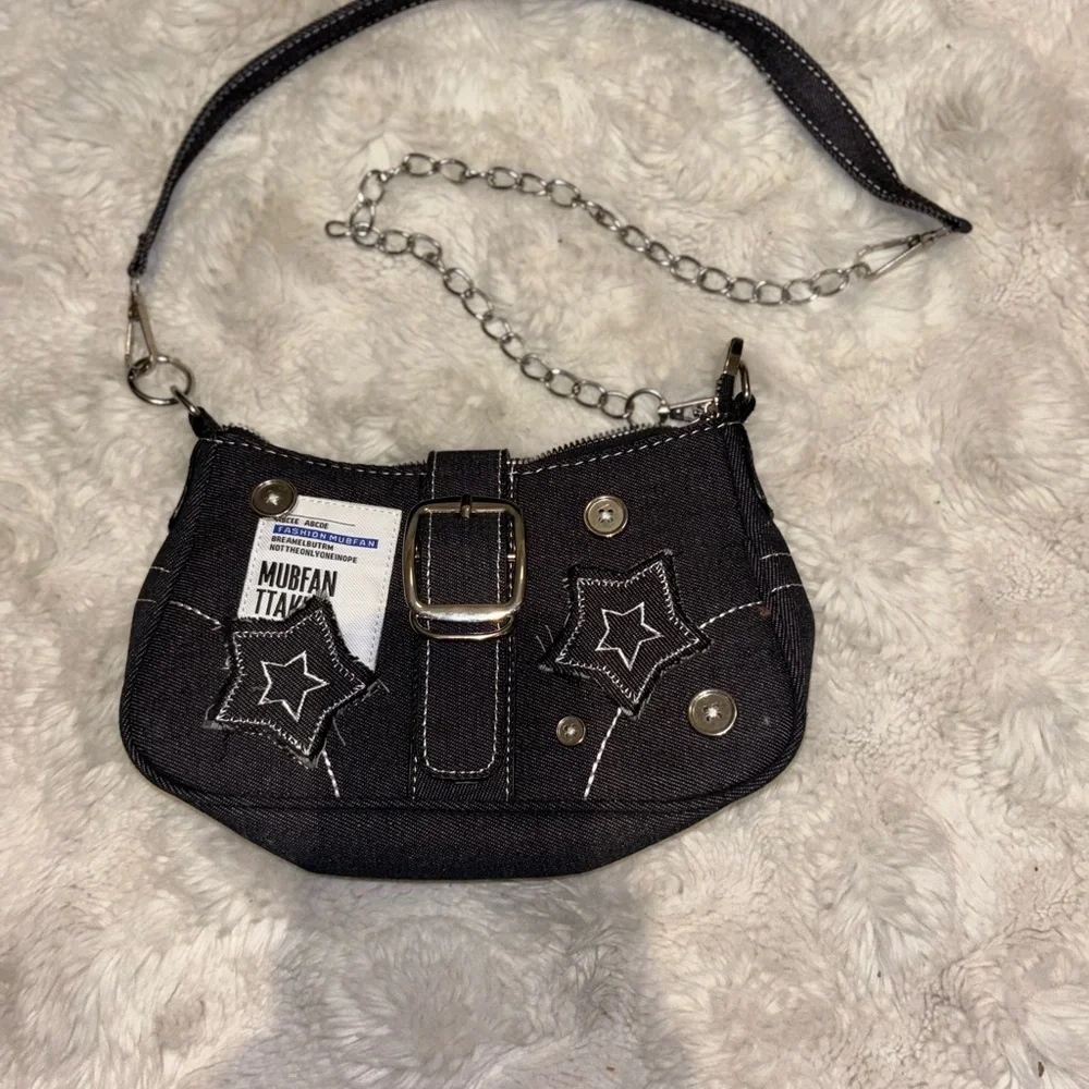3/30$ Black Shoulder Bag - Picture 3 of 7